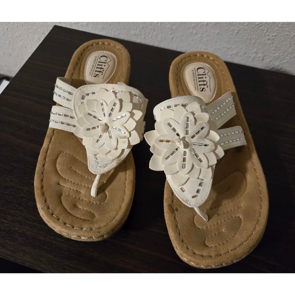 Cliffs women flowered sandal